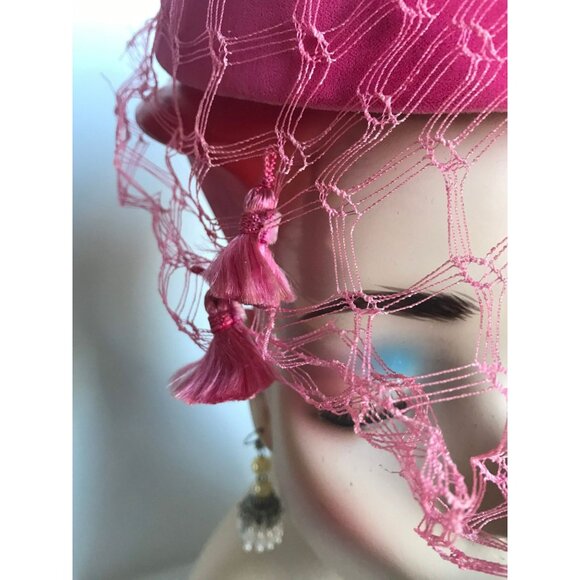 Vtg 1950\'s Hot Pink Round Velvet Intricate Netting Hat With Three Tassels Size S main image 6